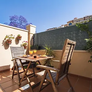 https://livemalaga-apartment-parking.hotelsinnerja.org